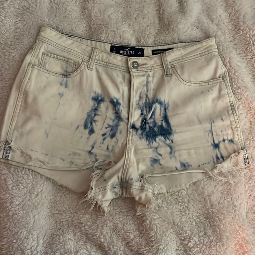 Size 11 high waist distressed denim shorts